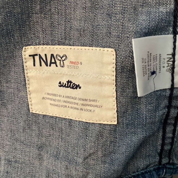 Aritzia TNA sutter denim shirt - Picture 5 of 5